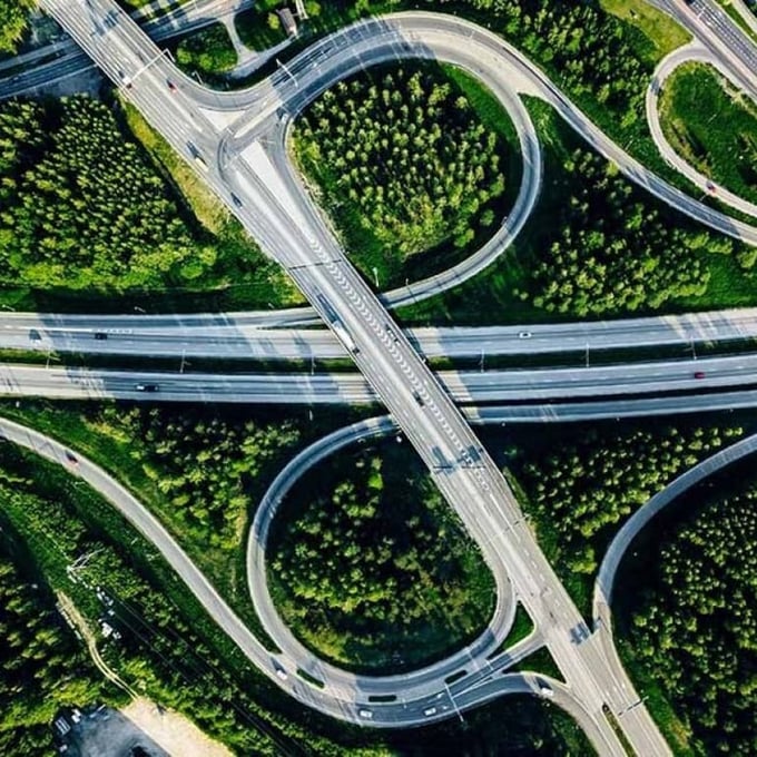 Aerial view of intersecting interstates.